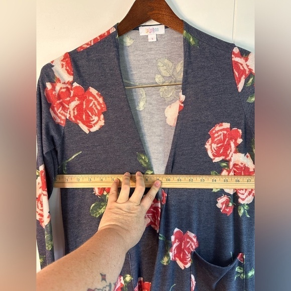LulaRoe Women’s Navy and Pink Floral Open Cardigan Size Small - Picture 10 of 12